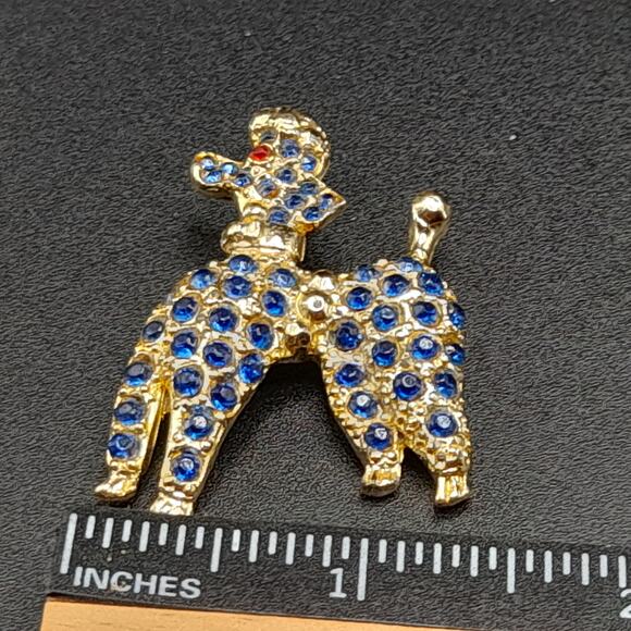 Vintage Poodle Dog Brooch, Blue Rhinestones, Gold Tone, 1950s Vintage Jewelry - Picture 7 of 9